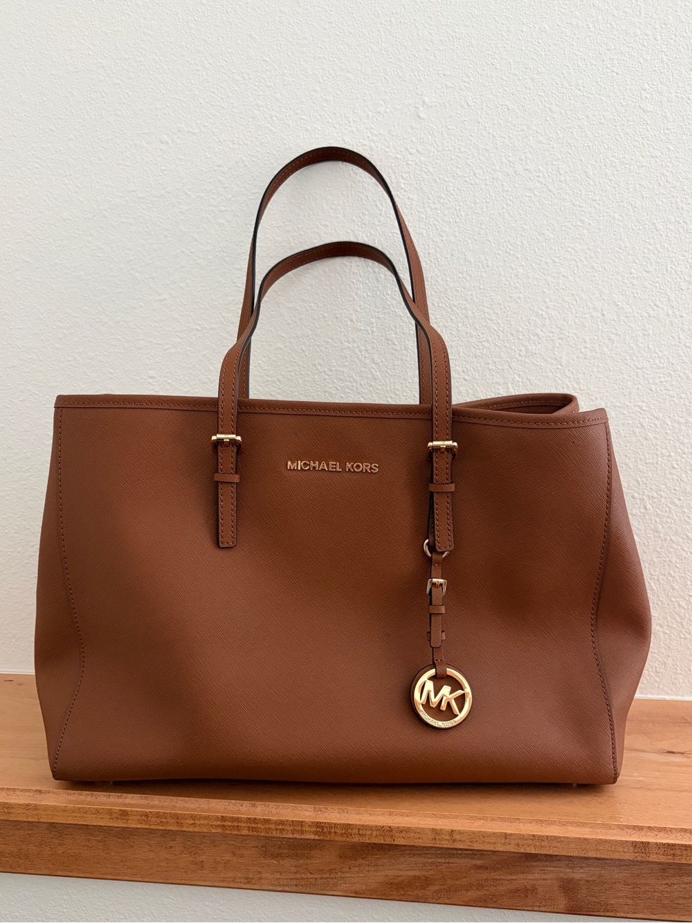 Michael Kors Chestnut Brown Leather Jet Setter Tote with Gold Logo Charm - Large